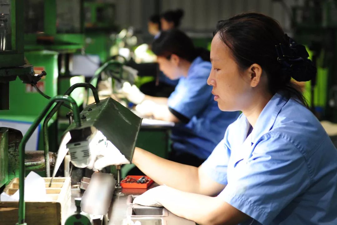 【主題教育促發(fā)展&lt;3&gt;】用實(shí)效說(shuō)話！看看長(zhǎng)江電工提交的半年答卷