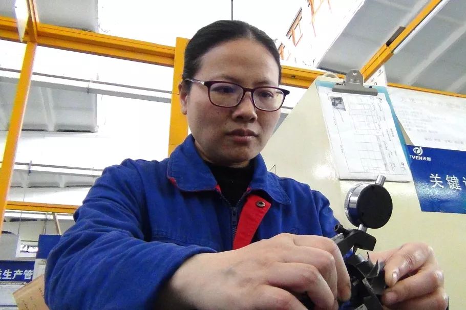 【最美兵裝人<23>】湖南天雁侯燕蓉:“磨”出來的“免檢”屬性