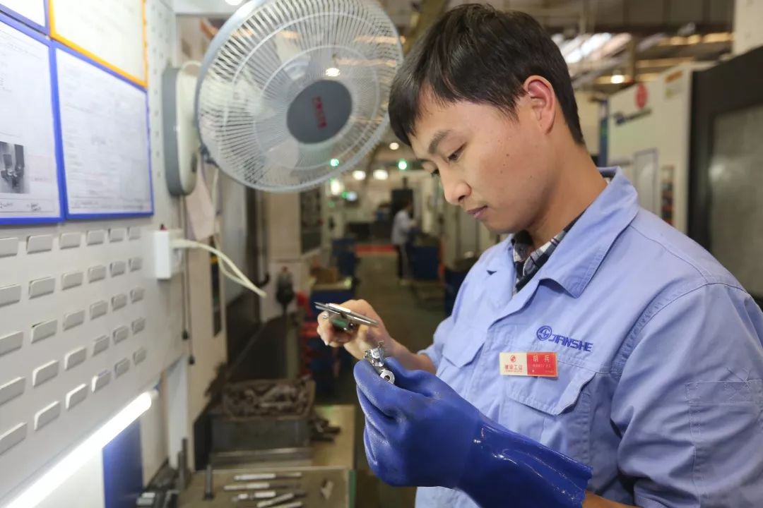 【打贏百日攻堅(jiān)戰(zhàn)&lt;14&gt;】又整合又發(fā)展，看建設(shè)工業(yè)怎么干！