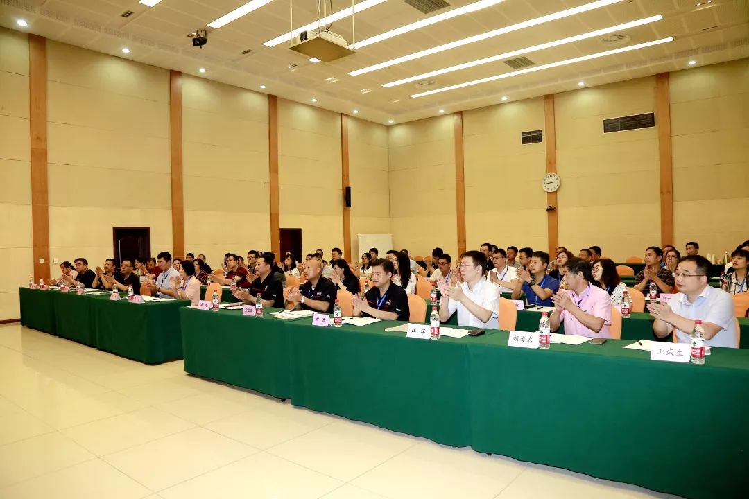 非聽不可！能工巧匠的“嘴上功夫”—— 兵器裝備集團(tuán)舉行第三屆高技能人才論壇