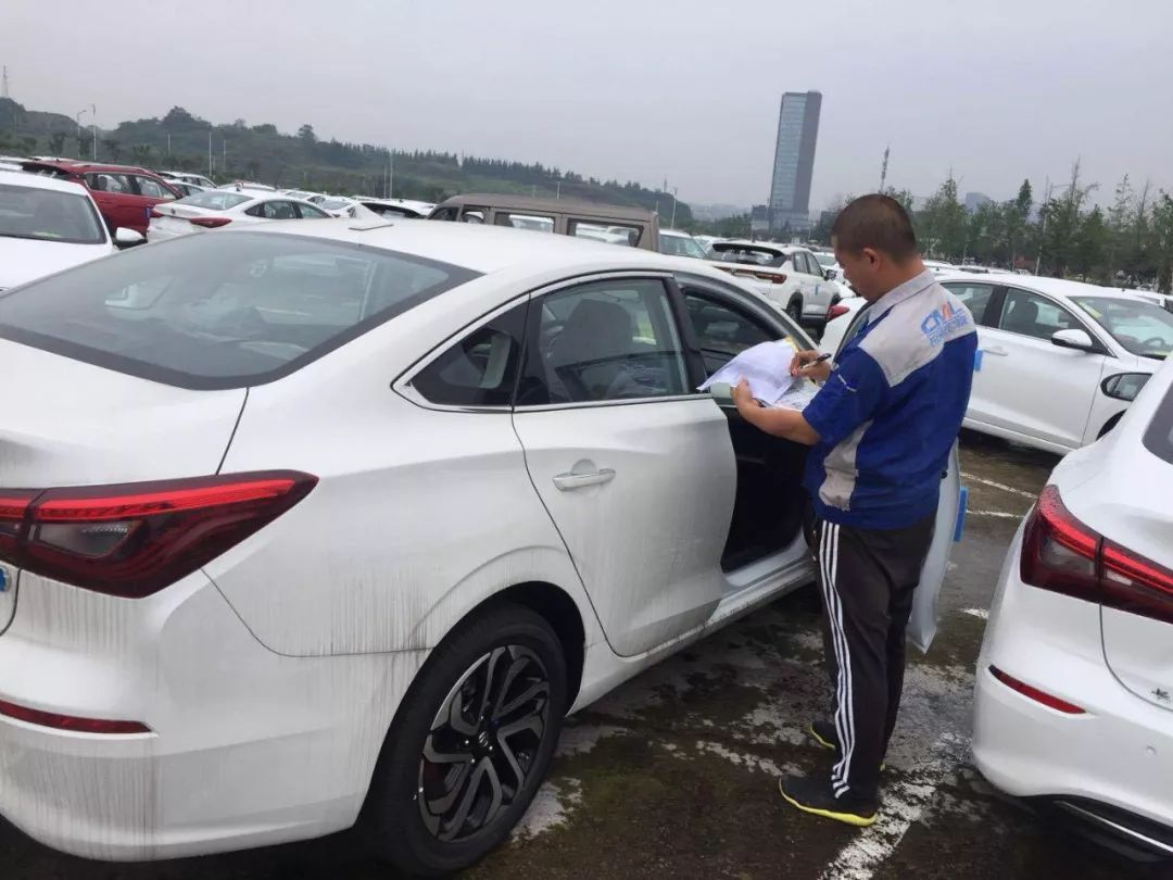 可敬！國慶中的兵裝身影