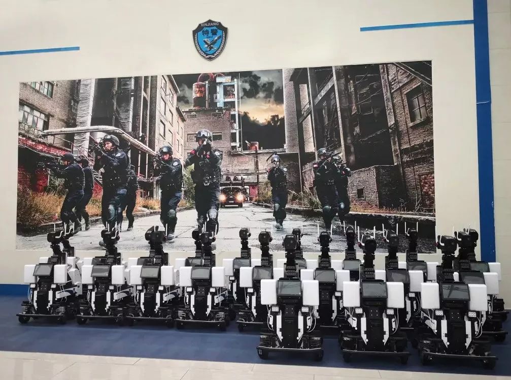 實力跨界，瞧瞧他們的機器人家族