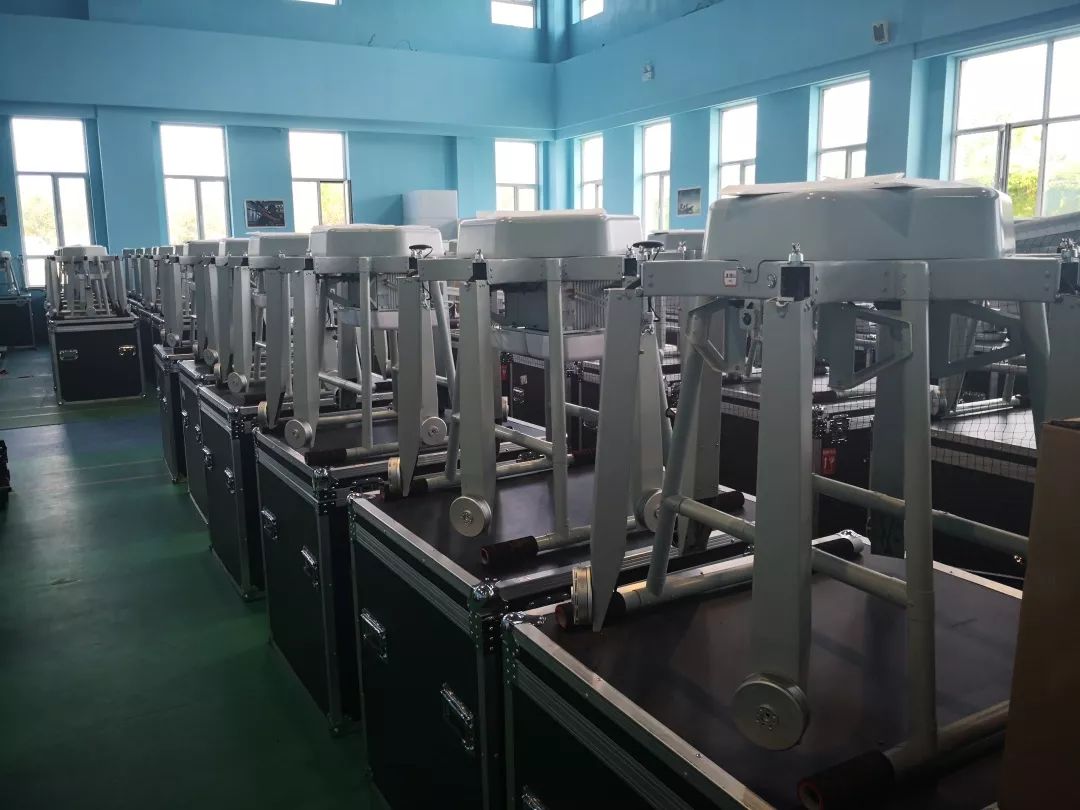 實力跨界，瞧瞧他們的機器人家族