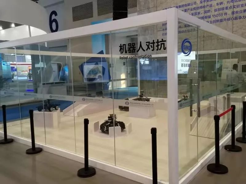 實力跨界，瞧瞧他們的機器人家族