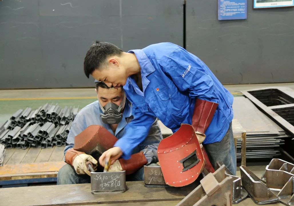 沖刺收官中的“急先鋒”【堡壘行動·黨員風(fēng)采】